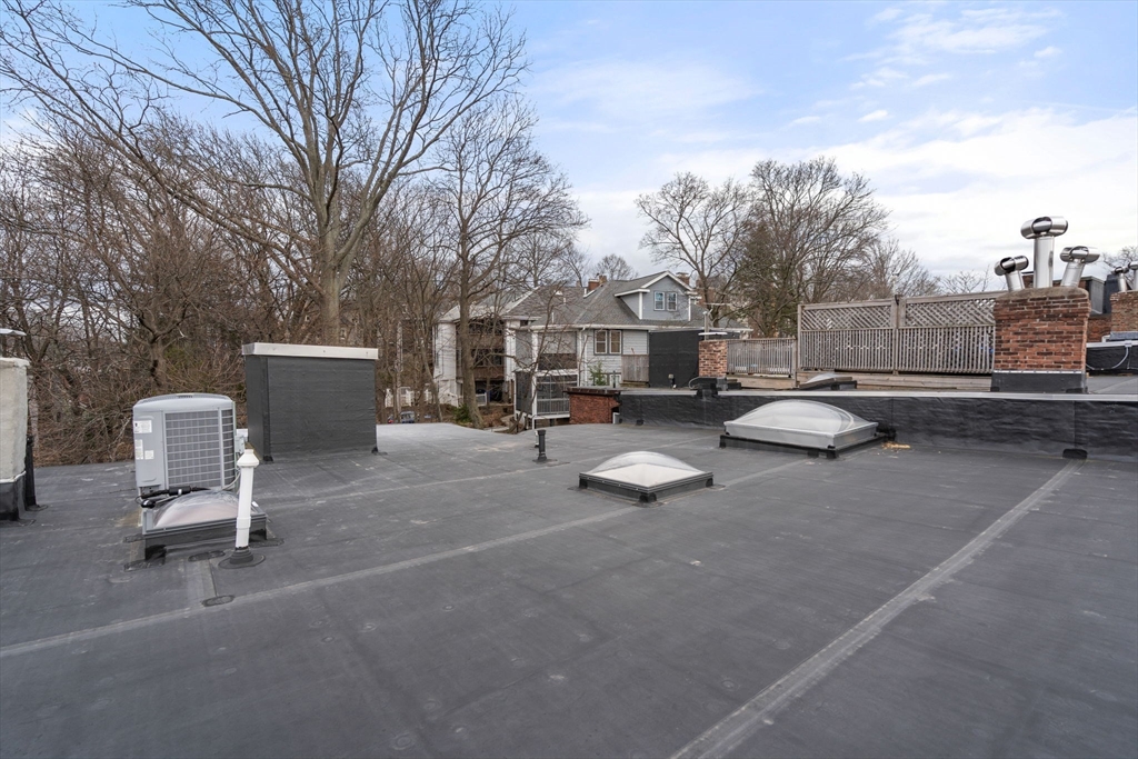 14 Claflin Road, Unit 3 Brookline, MA 02445 - Photo 18 of 19