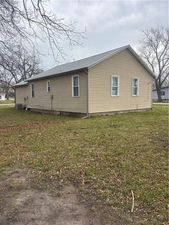 $159,000 | 202 South 7th Street, Lacygne, KS 66040