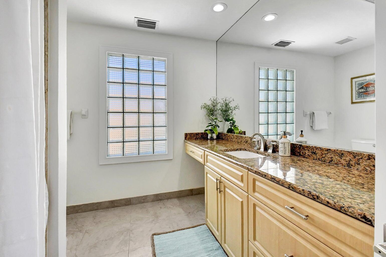 3567 Commodore Circle Delray Beach, FL 33483 - Photo 40 of 76 UPPER BATH