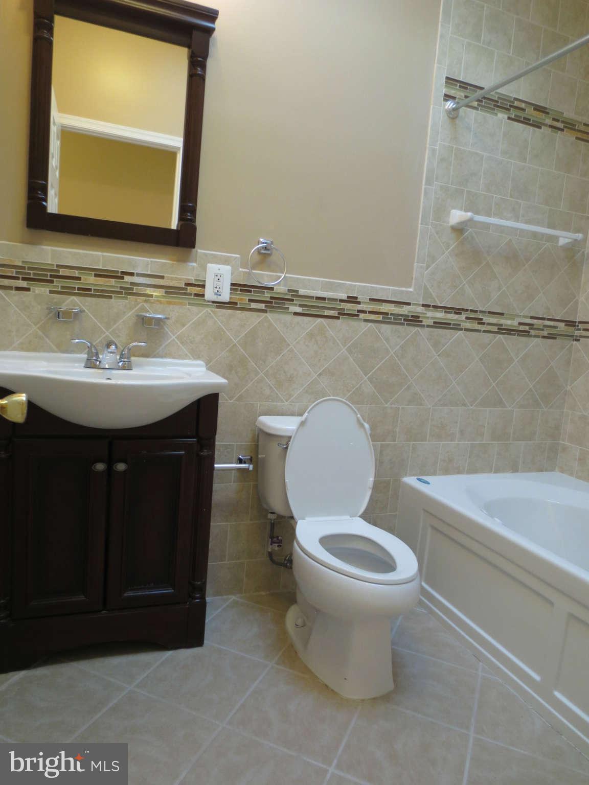 3122 Harford Road Baltimore, MD 21218 - Photo 14 of 21 Bath (Master)