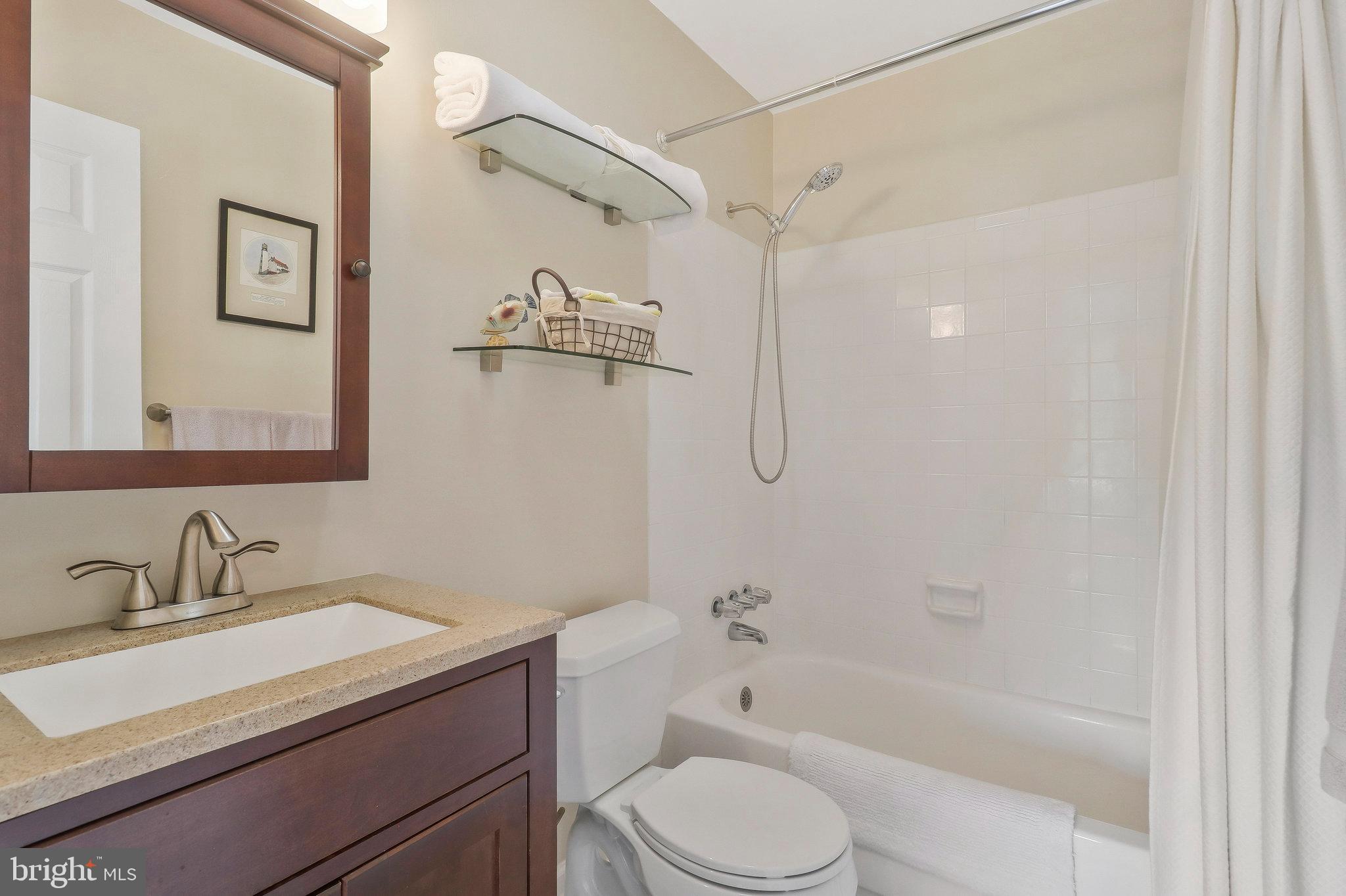 7900 Spring Forest Court Springfield, VA 22152 - Photo 24 of 45 2nd Floor Full Bath