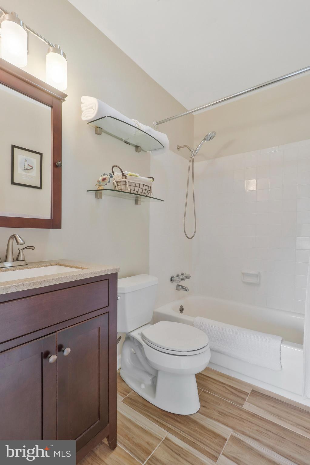 7900 Spring Forest Court Springfield, VA 22152 - Photo 25 of 45 2nd Floor Full Bath