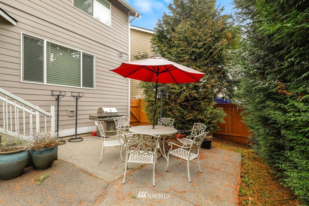 2013 Northeast 15th Street Renton, WA 98056 - Photo 25 of 29
