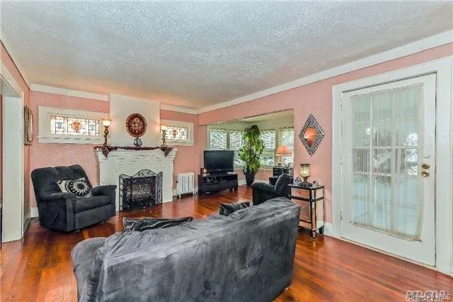 $789,000 | 49 Malden Avenue, Lynbrook, NY 11563