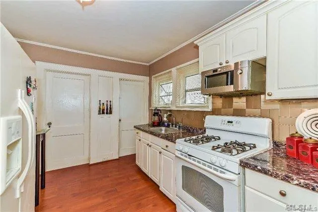 $789,000 | 49 Malden Avenue, Lynbrook, NY 11563