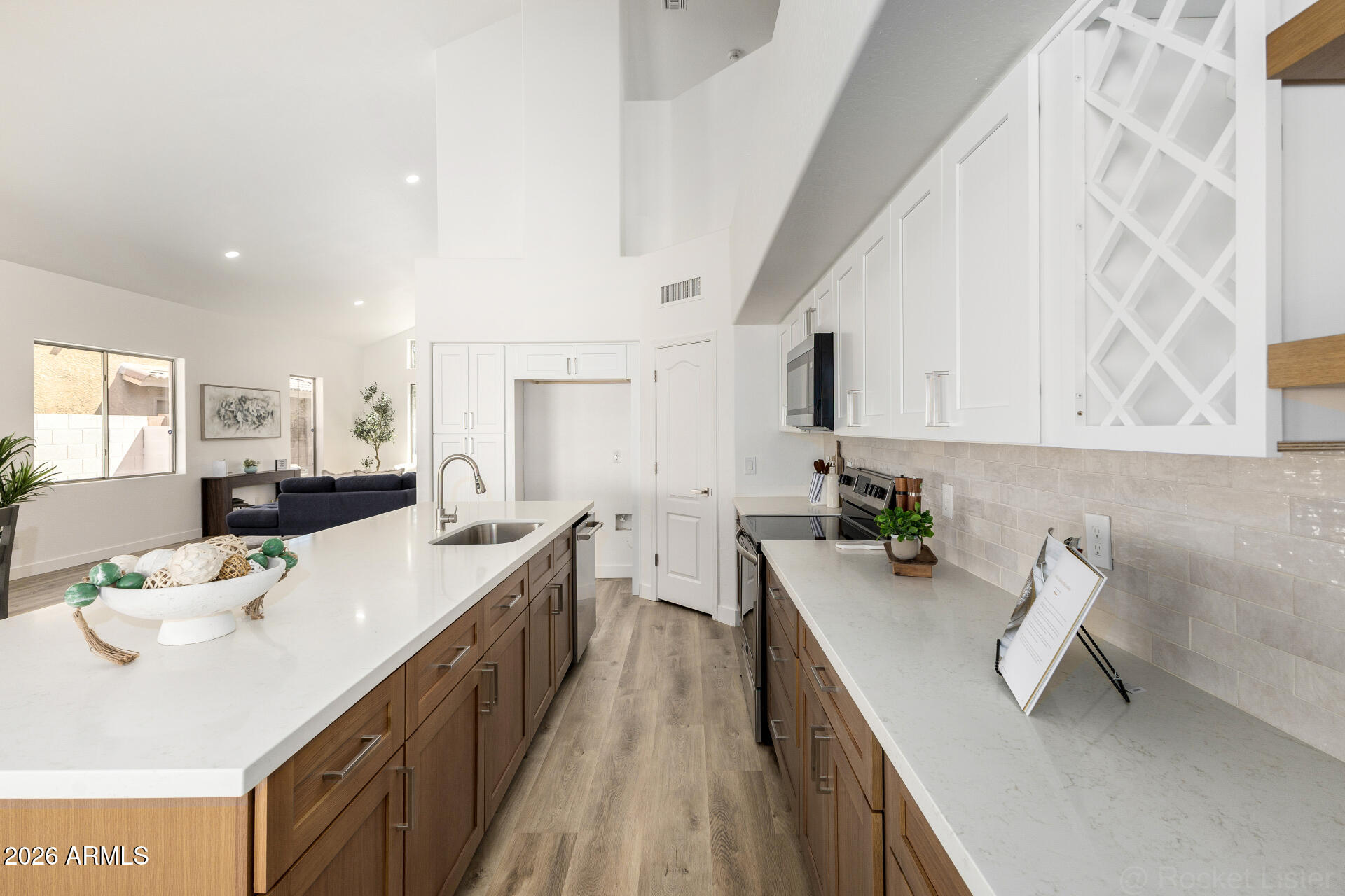 16054 West Hearn Road Surprise, AZ 85379 - Photo 10 of 35 Kitchen