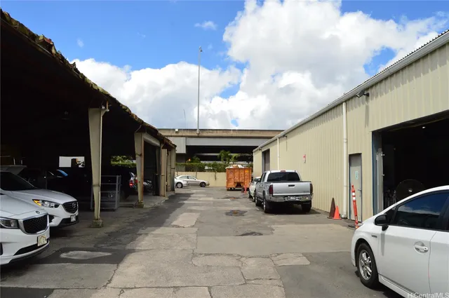 $13,999,000 | 2726 Waiwai Loop, Honolulu, HI 96819