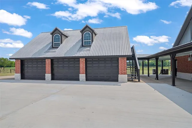 $1,620,000 | 733 Rains County Road 1430, Point, TX 75472