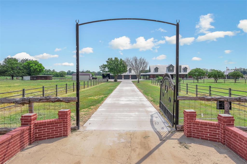 733 Rains County Road 1430 Point, TX 75472 - Photo 3 of 40