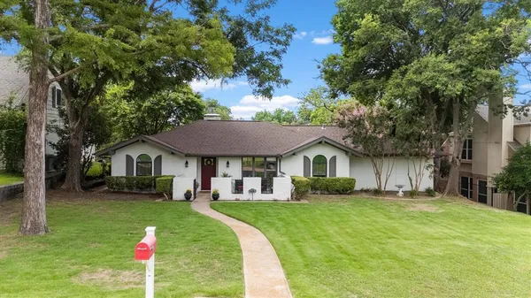$385,000 | 213 Rockbrook Drive, Rockwall, TX 75087