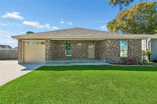 $320,000 | 2720 Palmetto Street, Chalmette, LA 70043