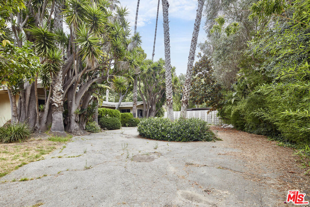 6414 Bonsall Drive Malibu, CA 90265 - Photo 12 of 75 a view of a house with a street