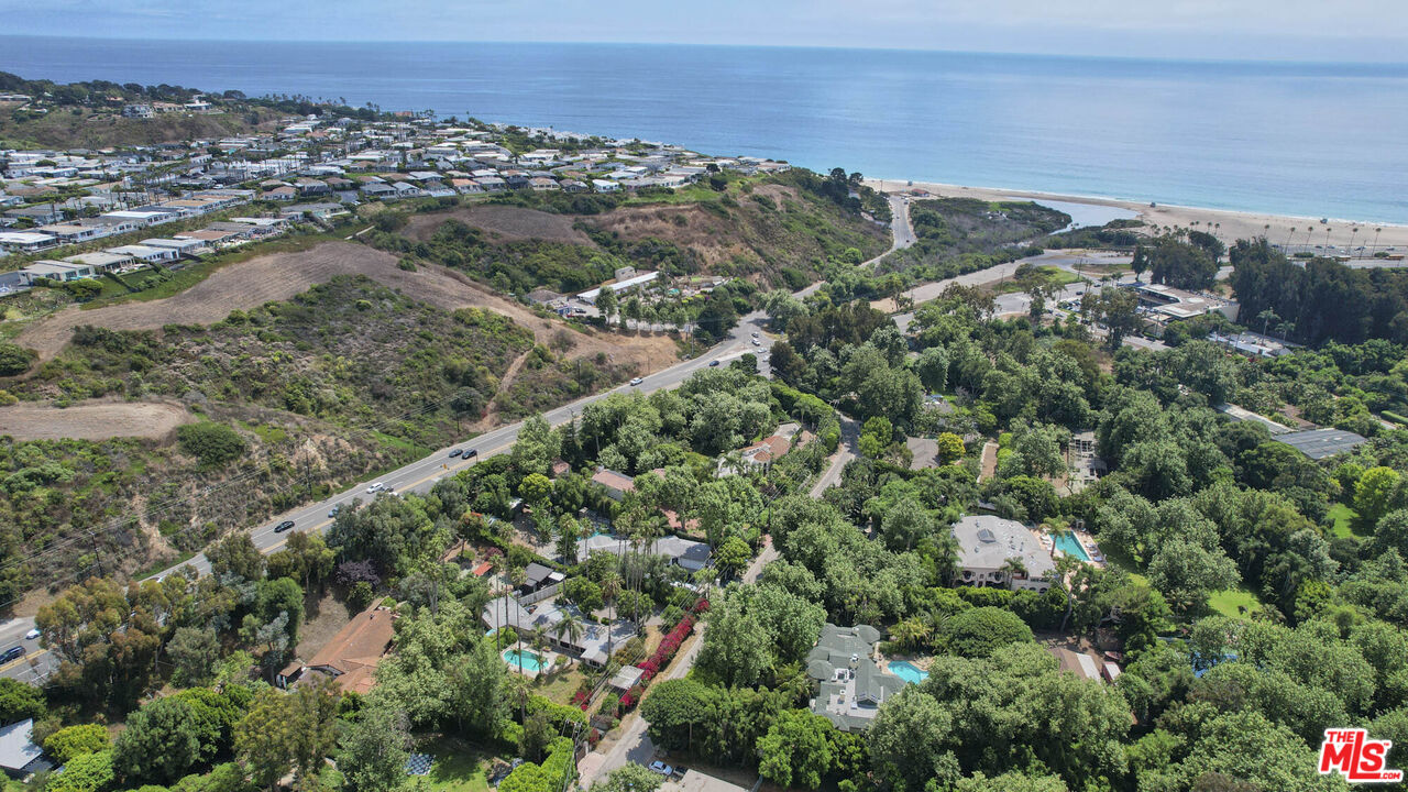 6414 Bonsall Drive Malibu, CA 90265 - Photo 47 of 75 an aerial view of a houses with a yard
