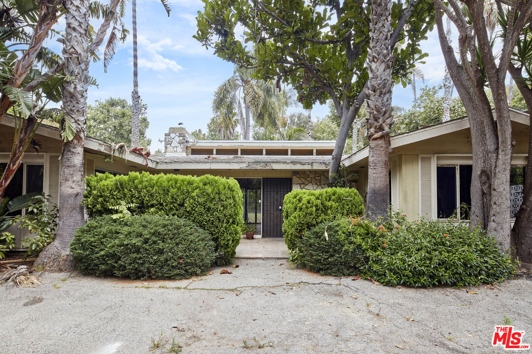 6414 Bonsall Drive Malibu, CA 90265 - Photo 9 of 75 a view of outdoor space and yard