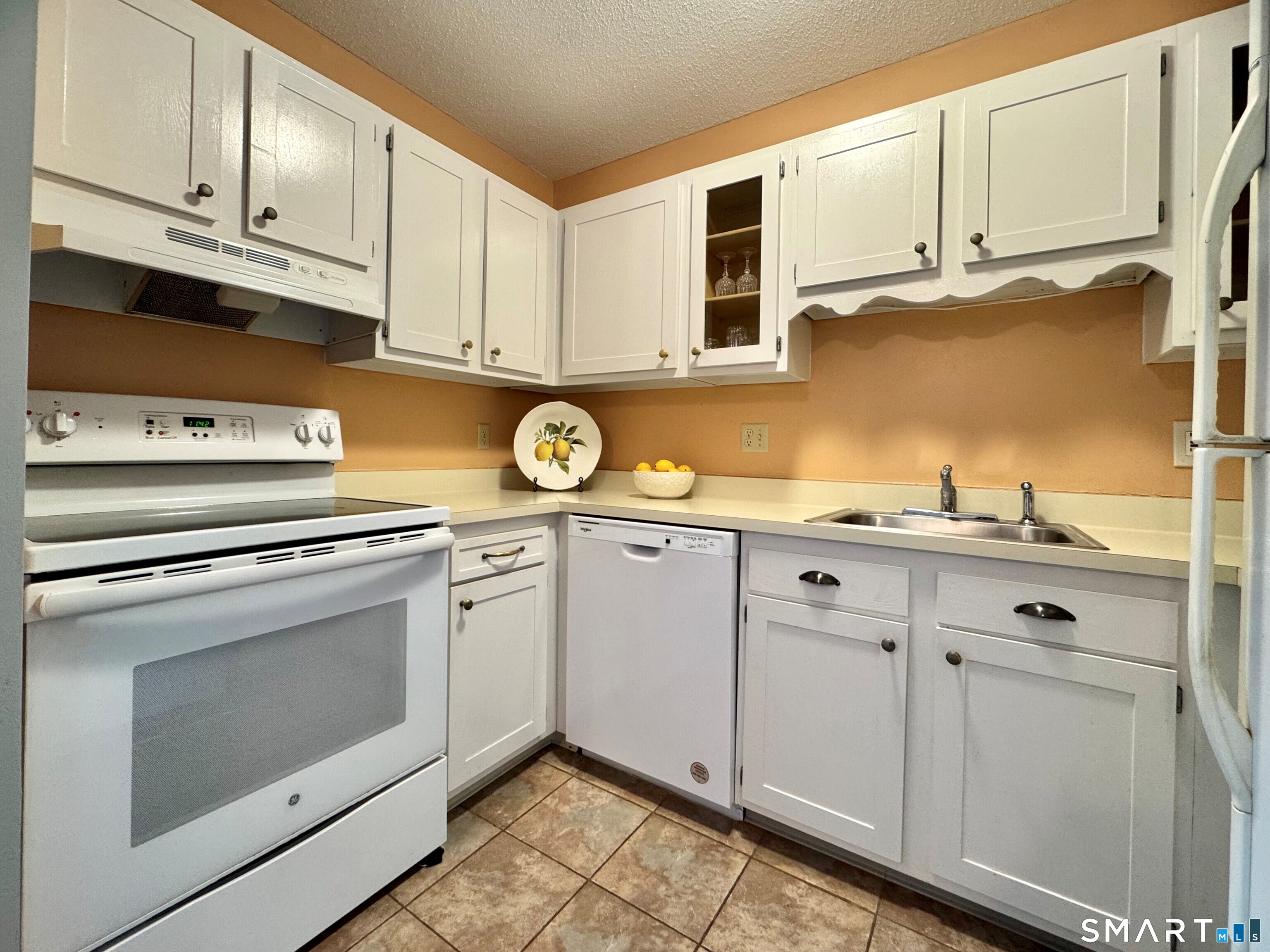 357 East Mitchell Avenue, Unit 357 Cheshire, CT 06410 - Photo 7 of 19