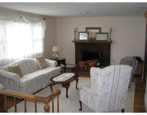 9 Dunster Road Holliston, MA 01746 - Photo 5 of 18 Gallery Image 5