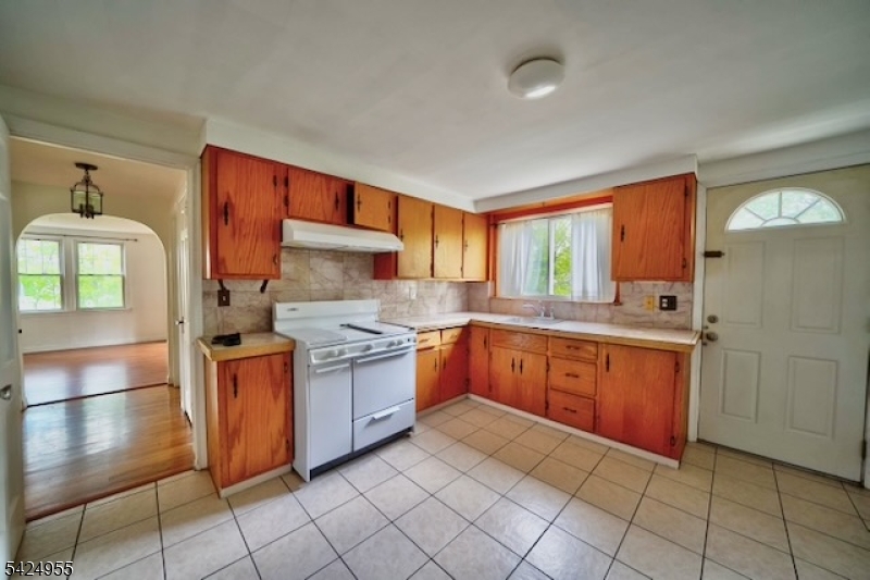 382 High Mountain Road North Haledon, NJ 07508 - Photo 5 of 10