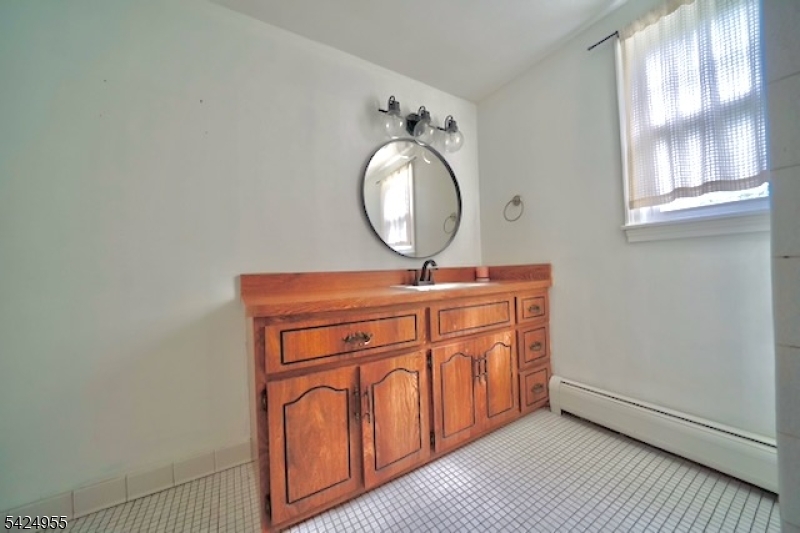 382 High Mountain Road North Haledon, NJ 07508 - Photo 7 of 10