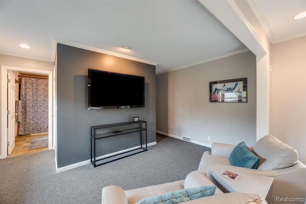 518 Barrington Road Grosse Pointe, MI 48230 - Photo 21 of 64