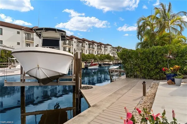 $3,100 | 1435 Curlew Avenue, Unit 3, Naples, FL 34102