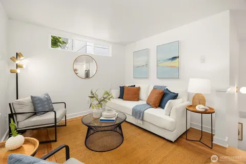 $650,000 | 3300 B West Government Way, Seattle, WA 98199