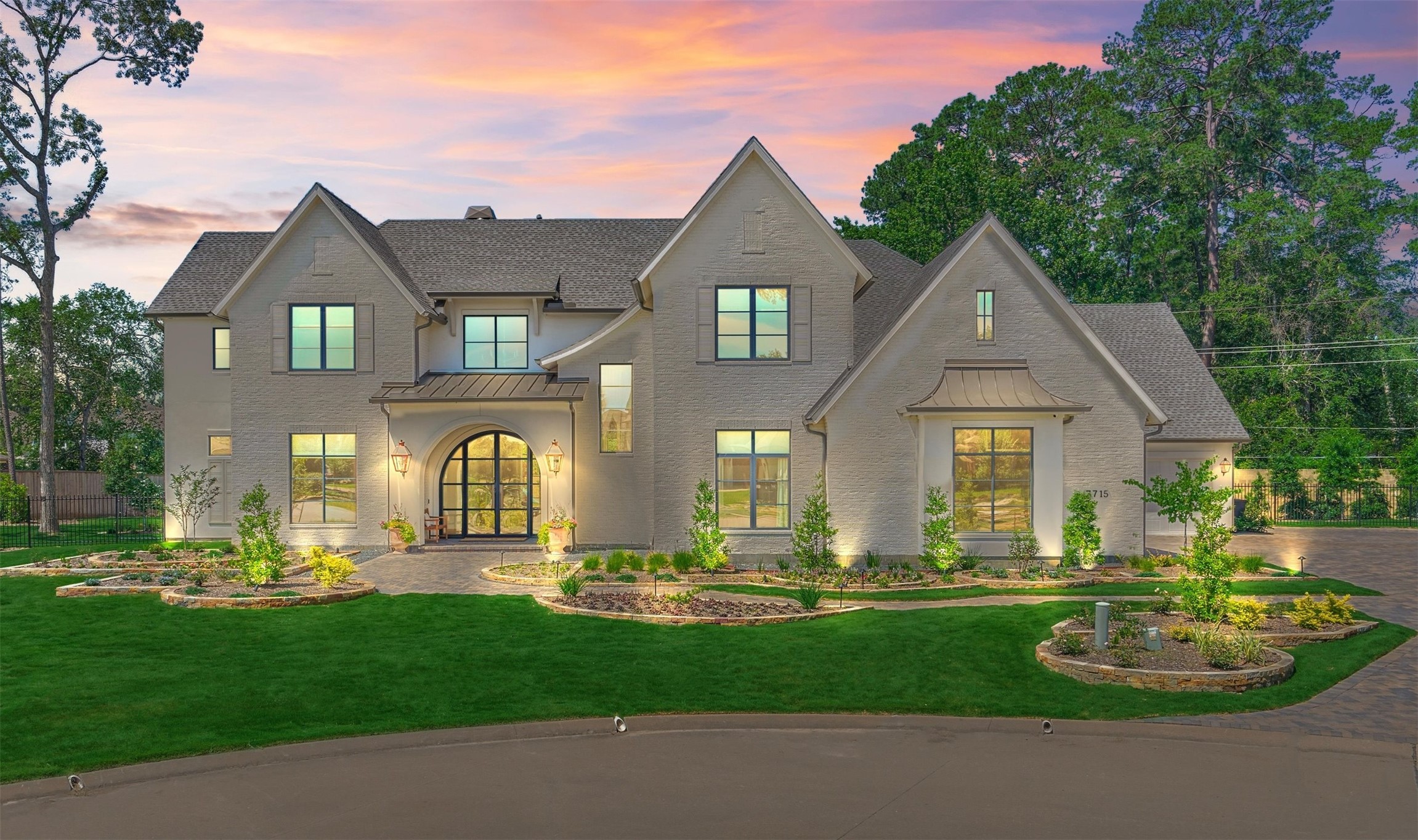 Stunning 2023 Matt Powers Custom estate on rare 1+ acre cul-de-sac in the gated enclave of Lago Woods in Shadow Creek Estates of Augusta Pines. Photo is virtually staged/enhanced.