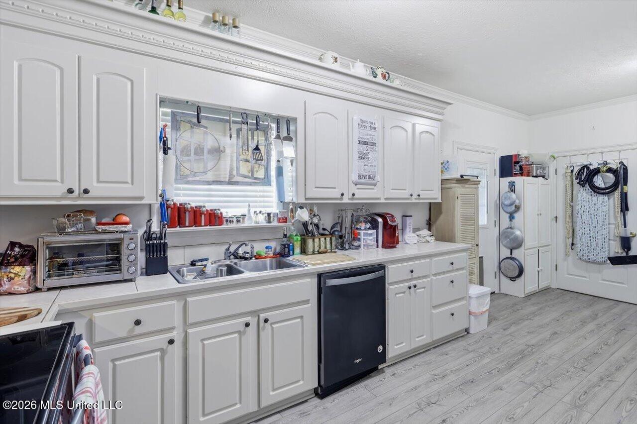 320 White Sand Road Florence, MS 39073 - Photo 10 of 36 Kitchen