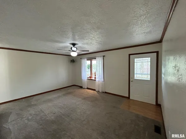 $168,700 | 13829 First Street, Pekin, IL 61554