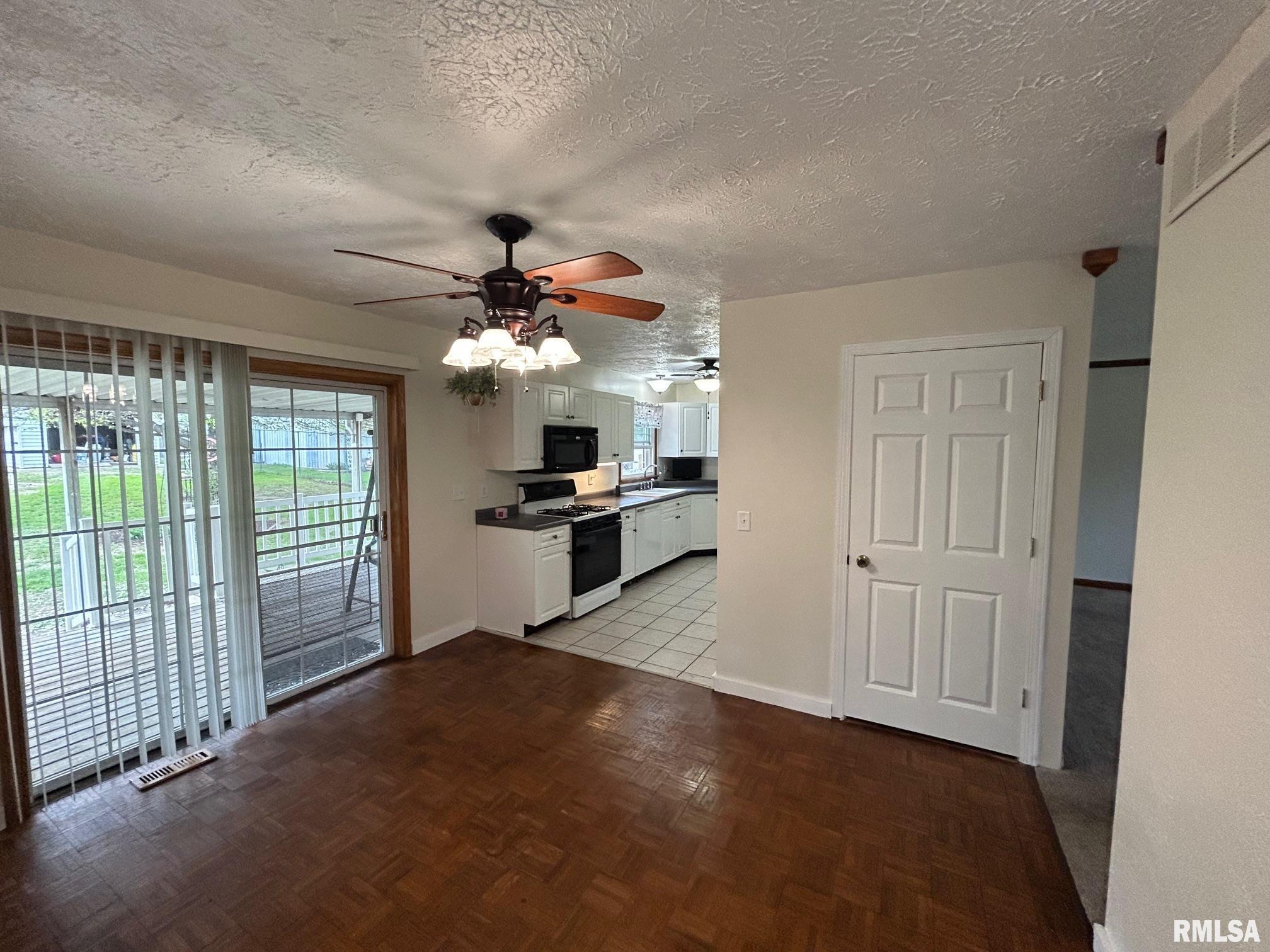 13829 First Street Pekin, IL 61554 - Photo 23 of 47