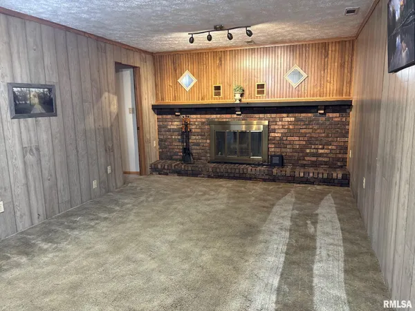 $168,700 | 13829 First Street, Pekin, IL 61554