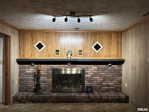 $168,700 | 13829 First Street, Pekin, IL 61554