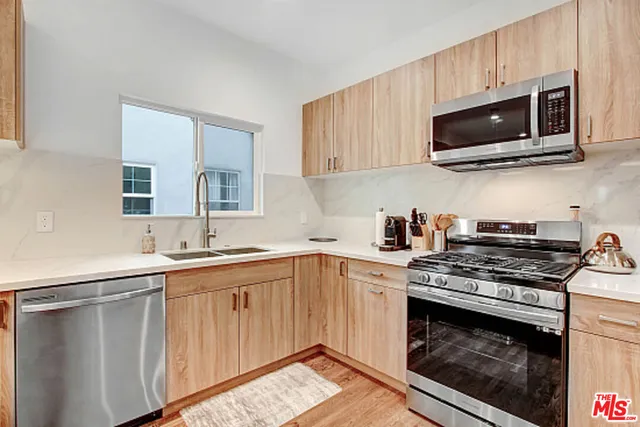 $6,000 | 434 North Ogden Drive, Unit 436 1/2, Los Angeles, CA 90036