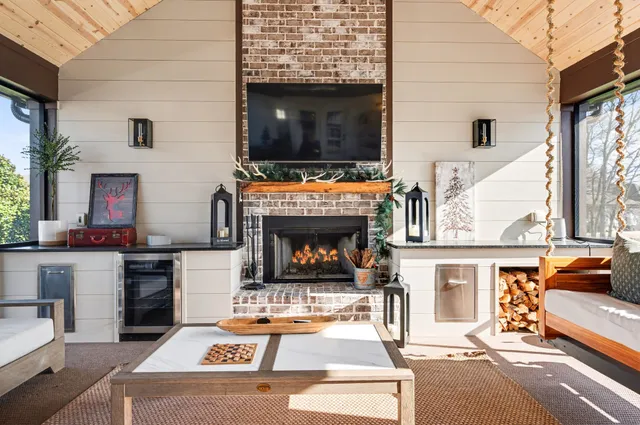 $1,100,000 | 123 Hayfield Court, Lascassas, TN 37085