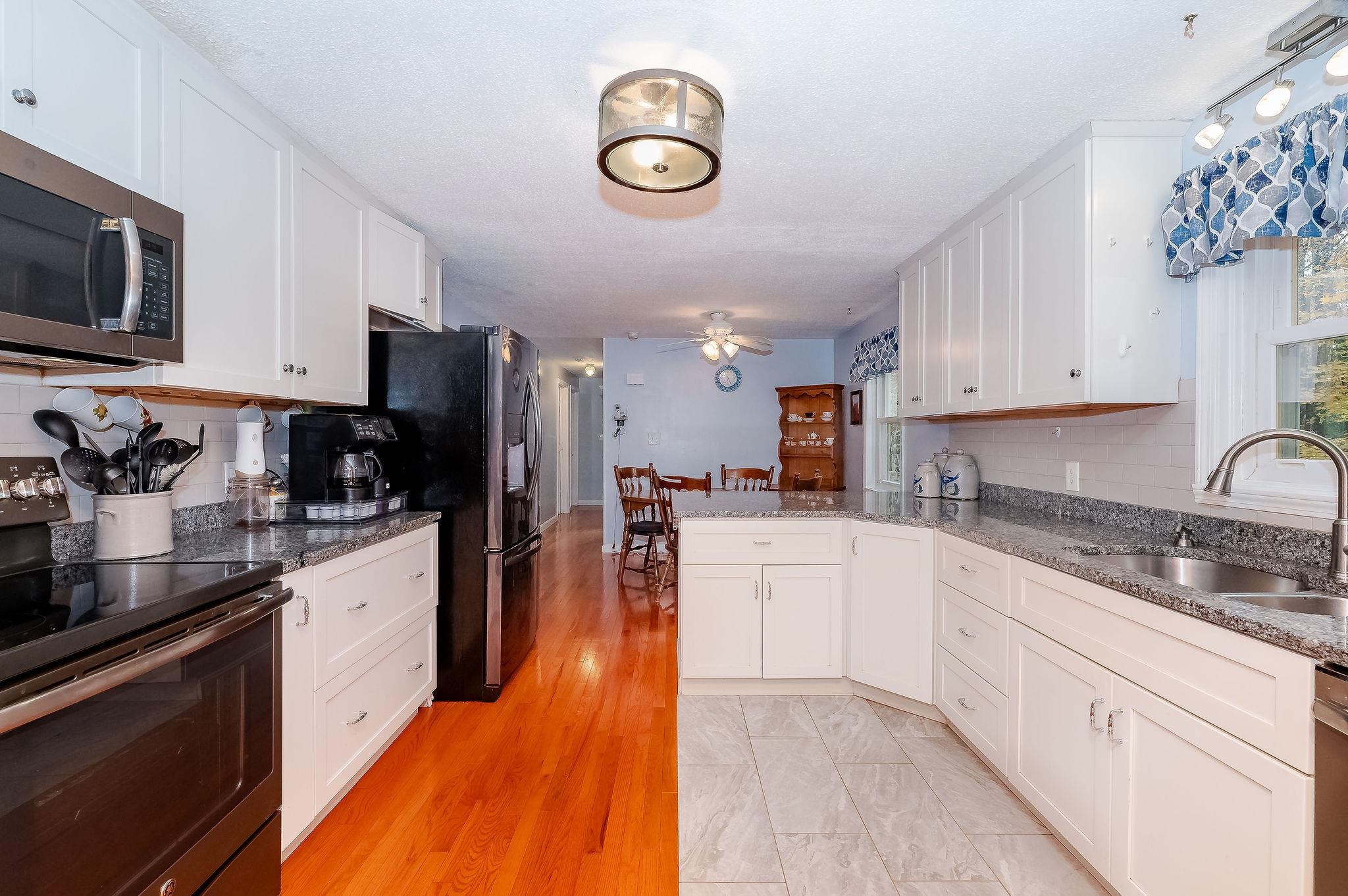 5 Drury Drive Rochester, NH 03867 - Photo 3 of 46