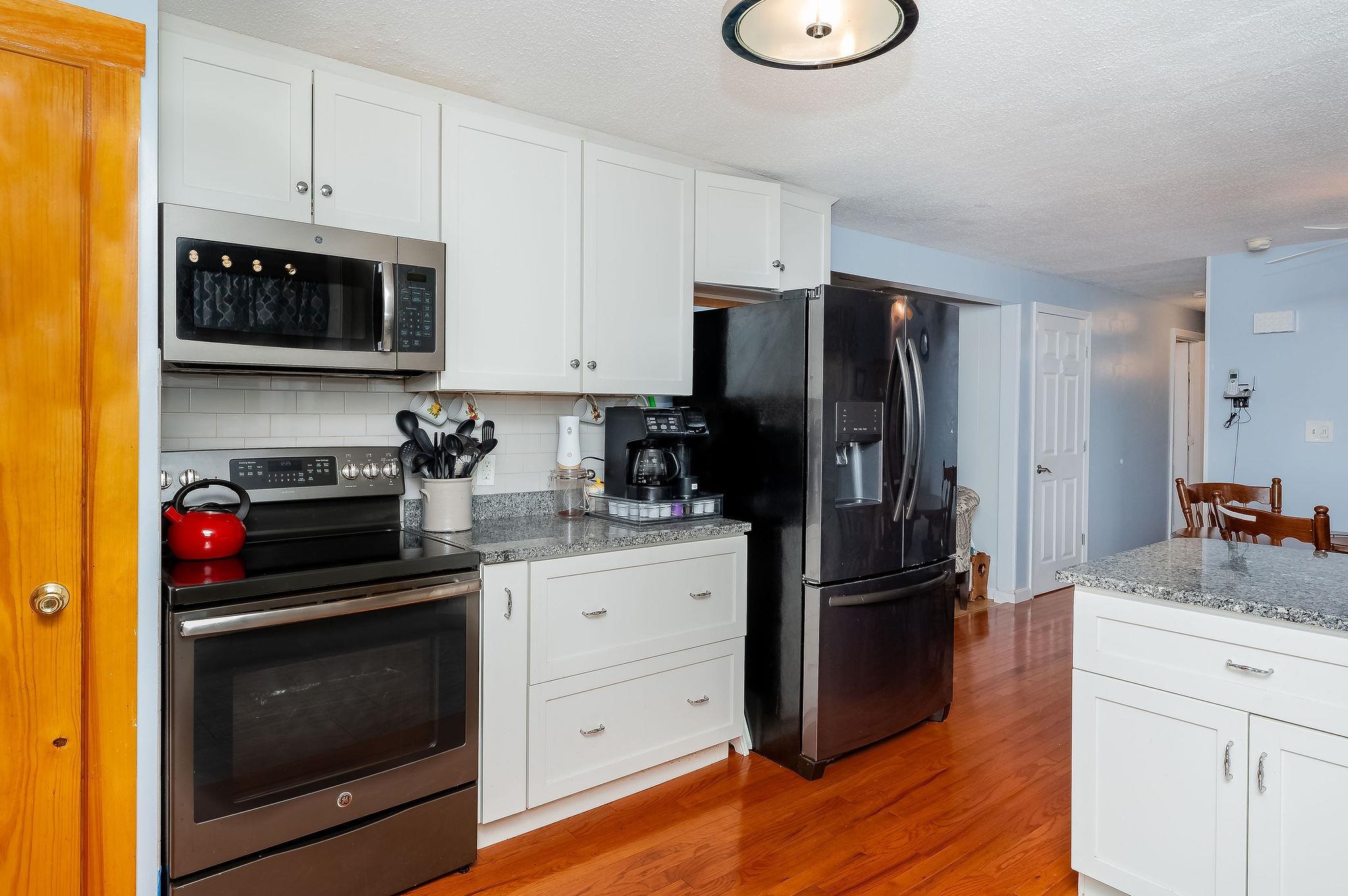 5 Drury Drive Rochester, NH 03867 - Photo 4 of 46