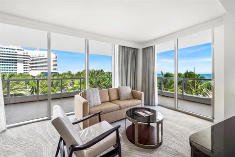 $1,600,000 | 4391 Collins Avenue, Unit 410, Miami Beach, FL 33140