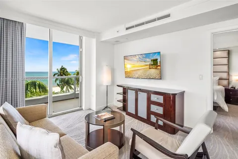 $1,600,000 | 4391 Collins Avenue, Unit 410, Miami Beach, FL 33140