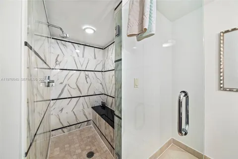 $1,600,000 | 4391 Collins Avenue, Unit 410, Miami Beach, FL 33140