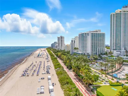 $1,600,000 | 4391 Collins Avenue, Unit 410, Miami Beach, FL 33140