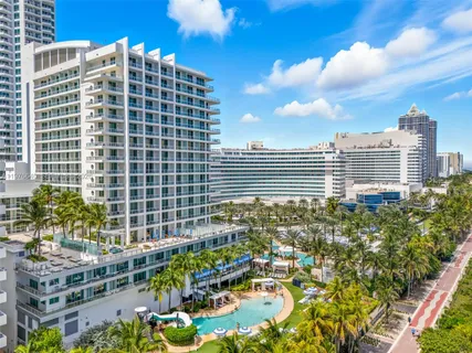 $1,600,000 | 4391 Collins Avenue, Unit 410, Miami Beach, FL 33140