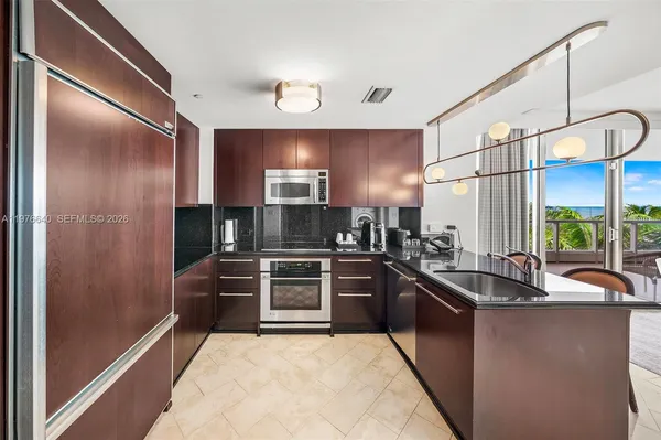 $1,600,000 | 4391 Collins Avenue, Unit 410, Miami Beach, FL 33140