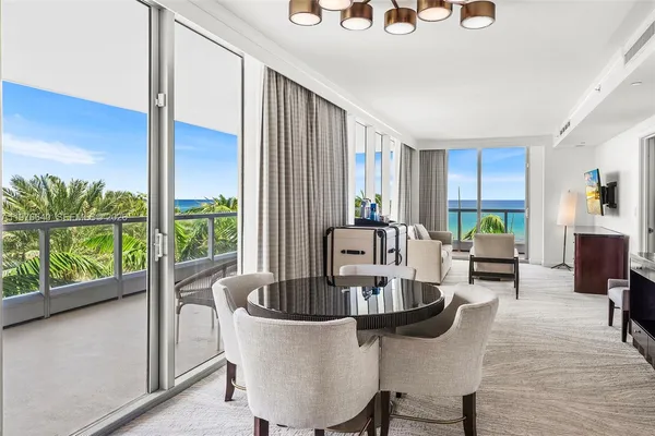 $1,600,000 | 4391 Collins Avenue, Unit 410, Miami Beach, FL 33140