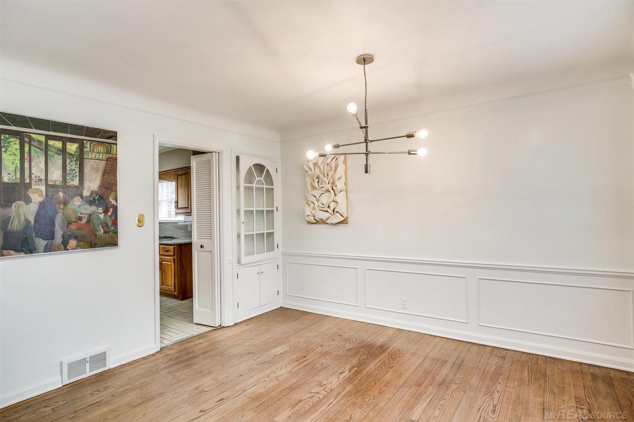 65 Shoreham Road Grosse Pointe, MI 48236 - Photo 5 of 29 31345950-4.JPG