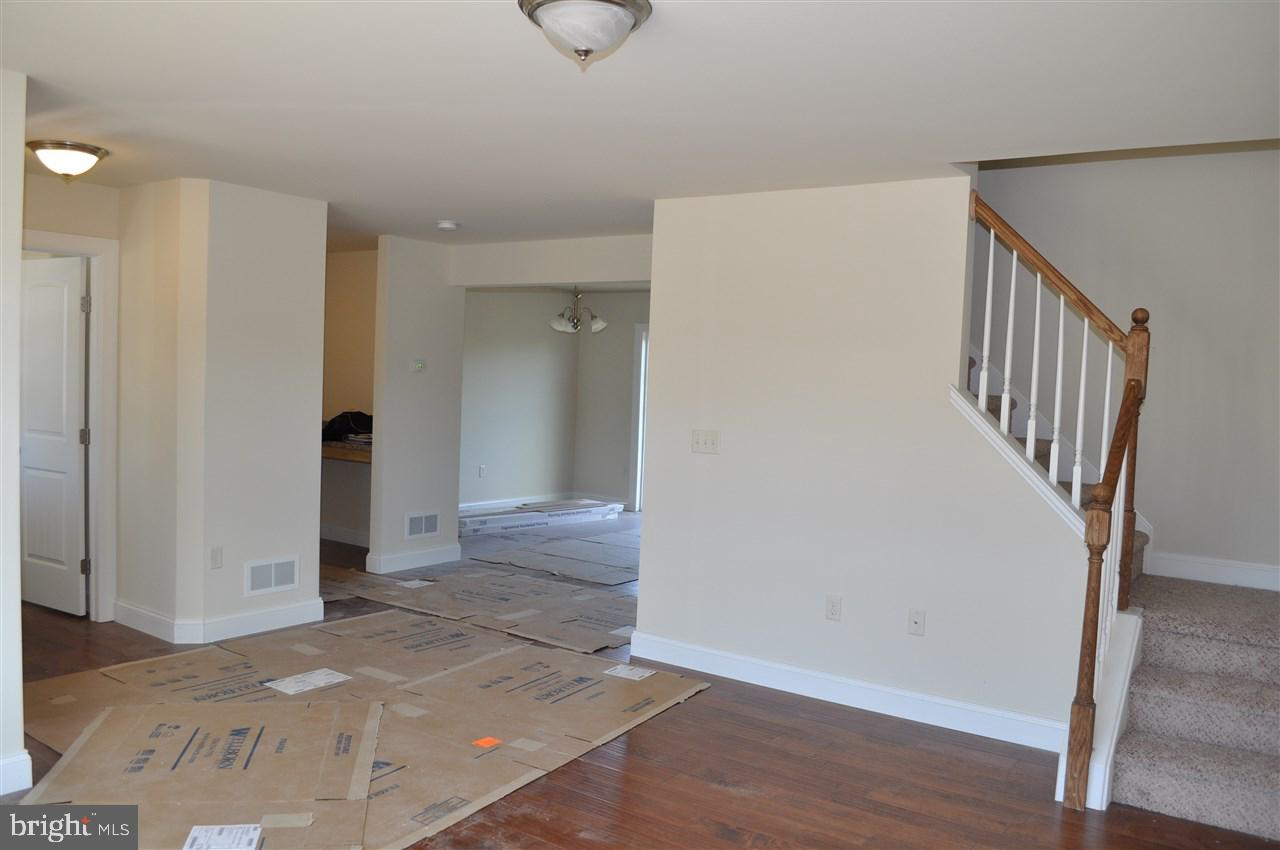 375 Riviera Street Mount Wolf, PA 17347 - Photo 4 of 30 Gallery Image 4