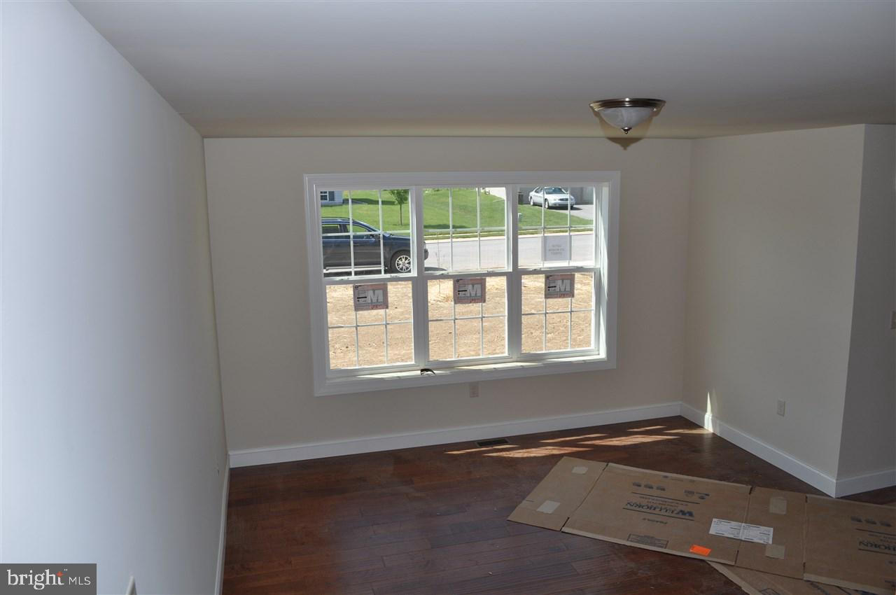 375 Riviera Street Mount Wolf, PA 17347 - Photo 5 of 30 Gallery Image 5