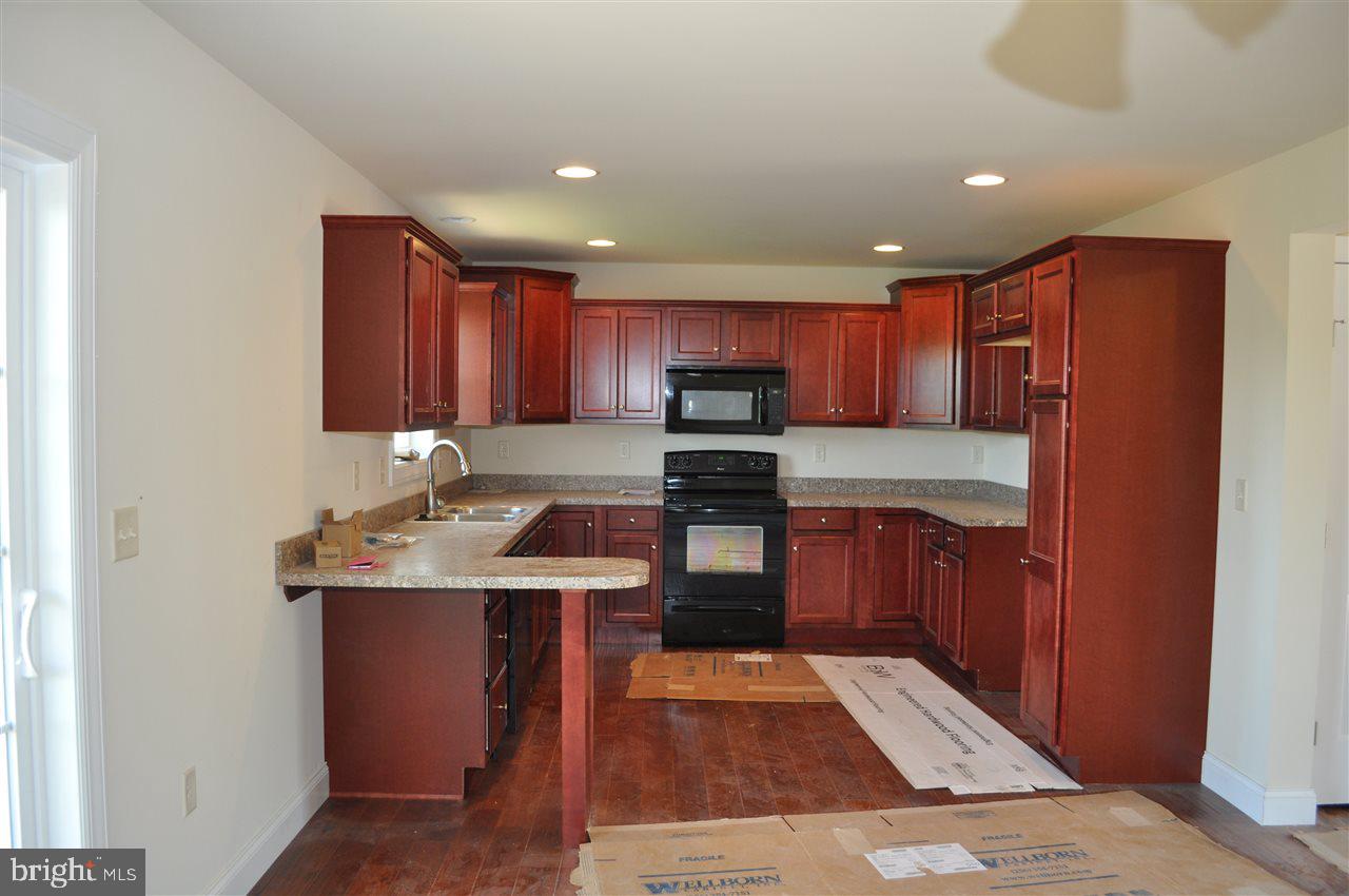 375 Riviera Street Mount Wolf, PA 17347 - Photo 9 of 30 Gallery Image 9