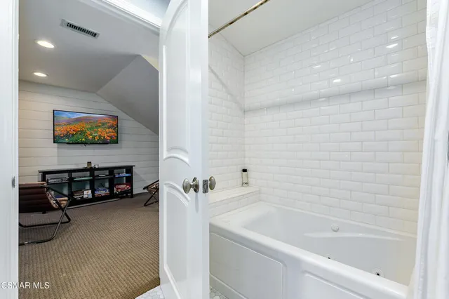 a view of a back yard of the house