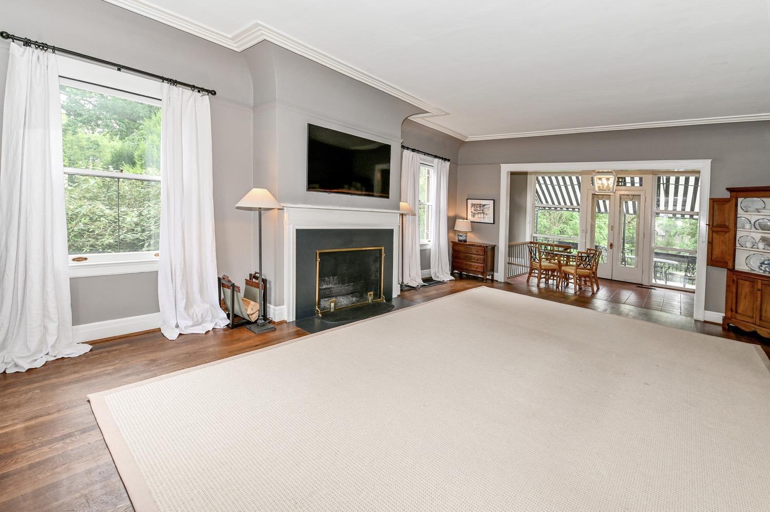 2461 Grandin Road Cincinnati, OH 45208 - Photo 5 of 48