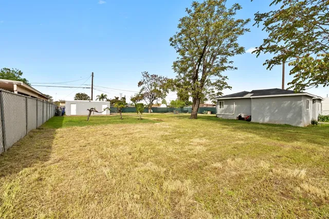 $299,500 | 2416 South Cedar Avenue, Fresno, CA 93725