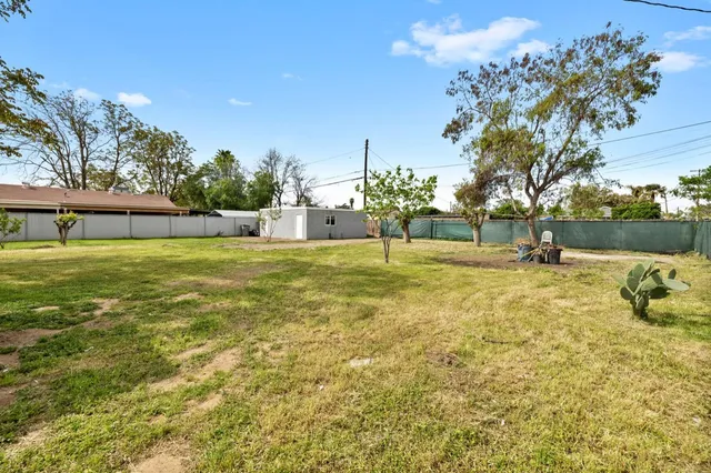 $299,500 | 2416 South Cedar Avenue, Fresno, CA 93725